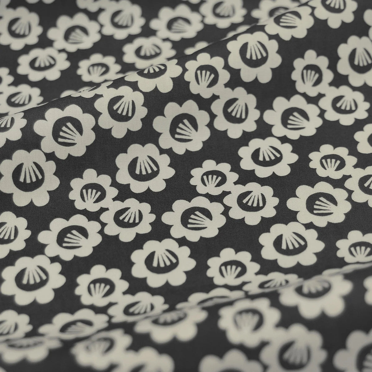 Black Pansy Long Apron